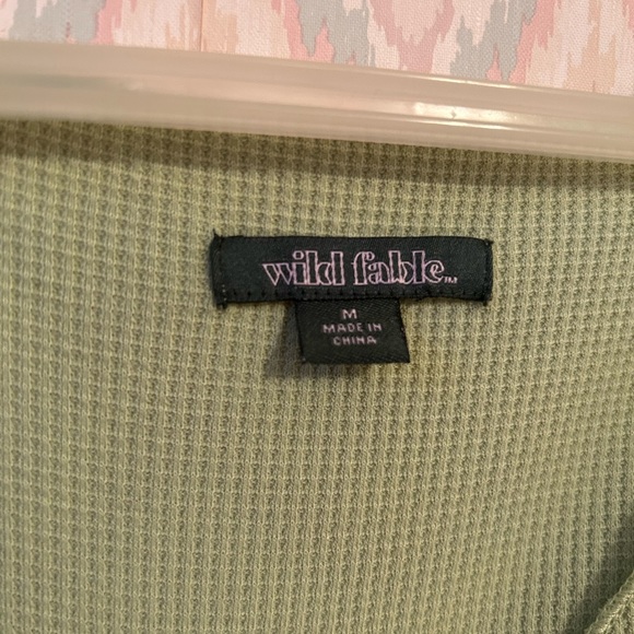 Wild Fable Green top - Picture 2 of 3